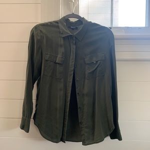 Madewell thin button down hunter green shirt